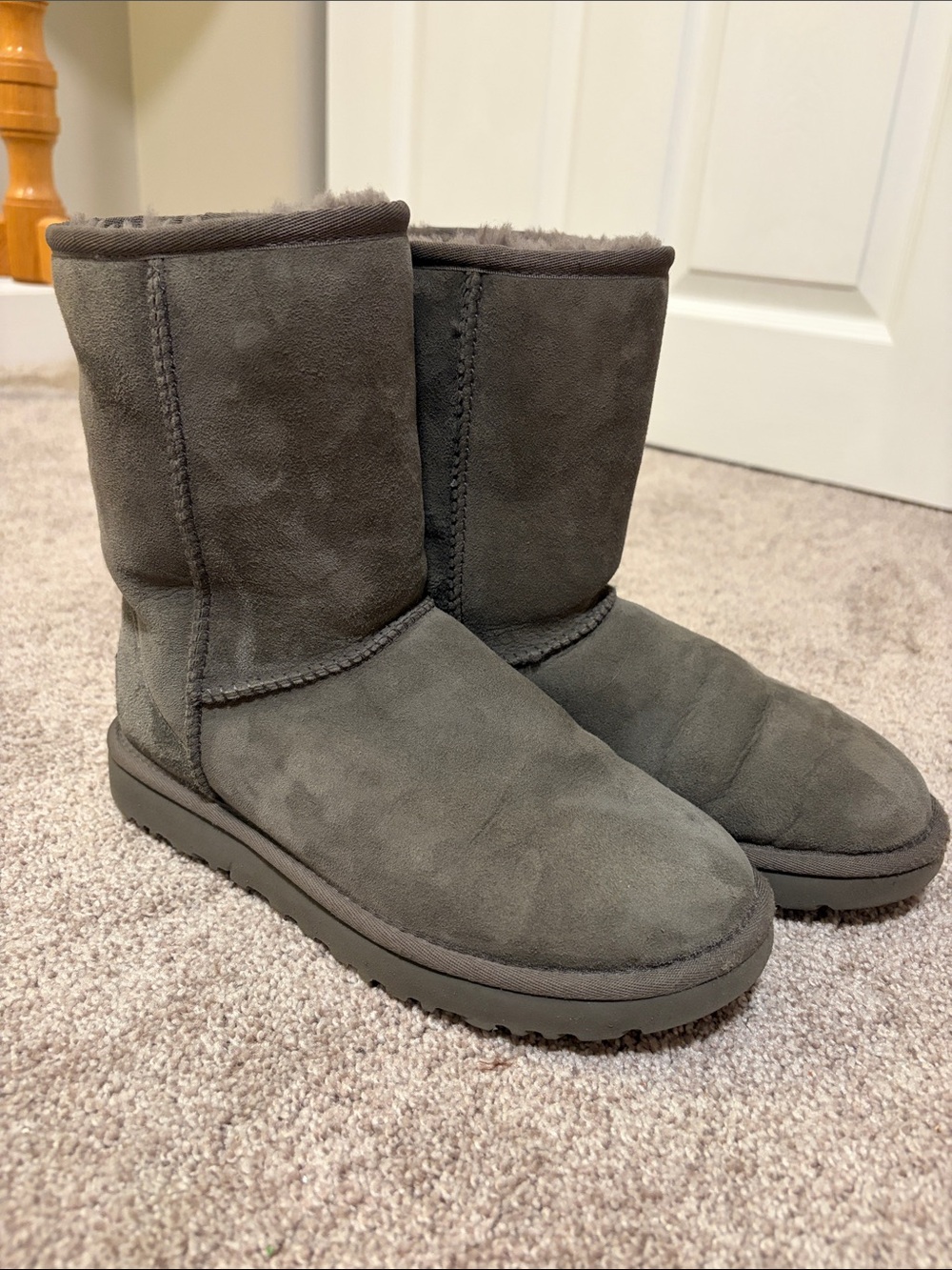 UGG Short Suede Shearling Boots in Gray size 7
